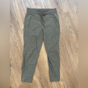 Athleta Trekkie North Jogger - Mountain Olive